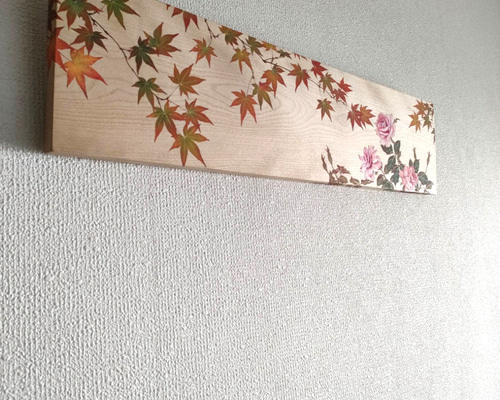 紅葉と薔薇の窓」バラ 紅葉 冬秋 絵画 アート 絵画 季節の絵付け