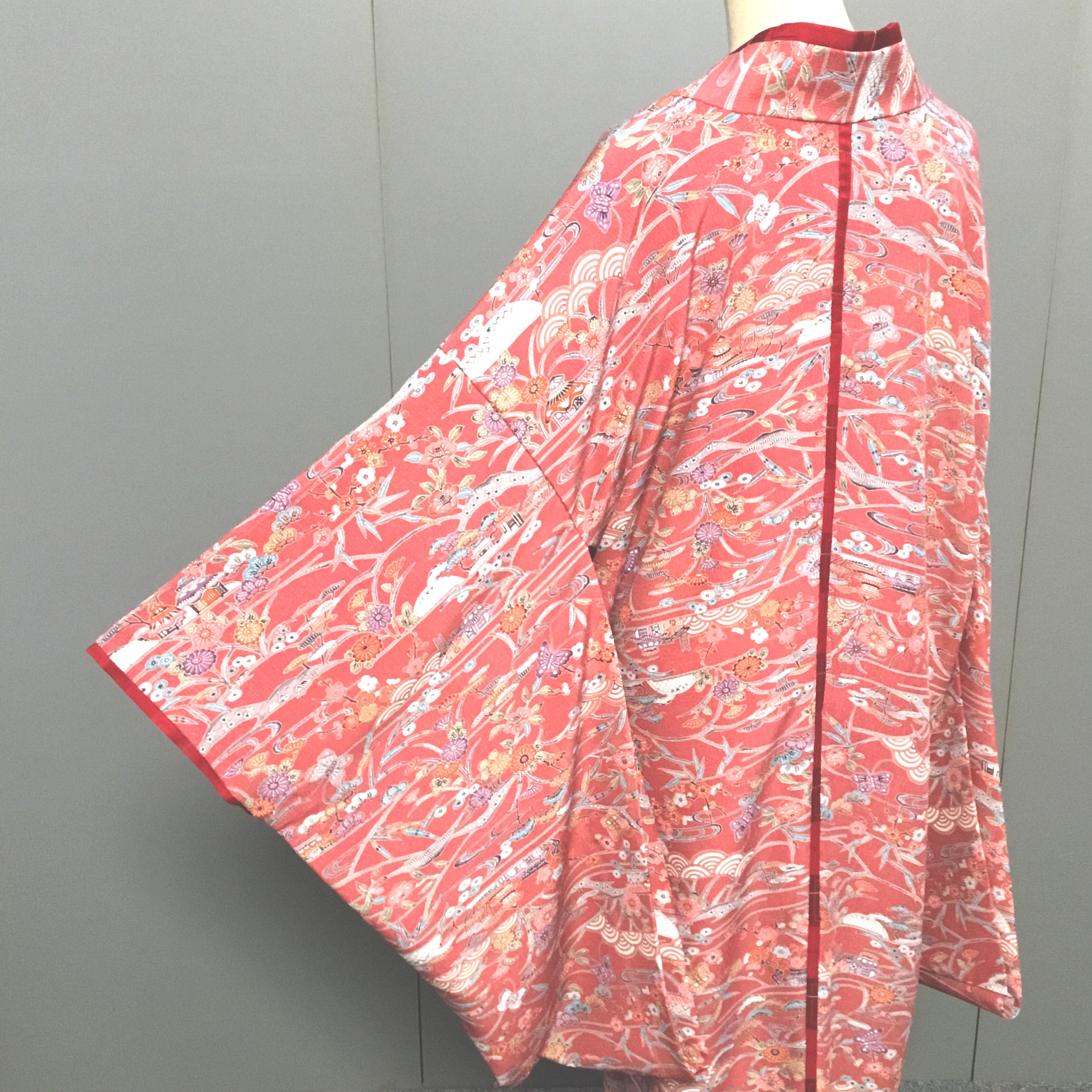 「コンセプトきもの　斜衣。」花蝶風月柄小紋　創作着物