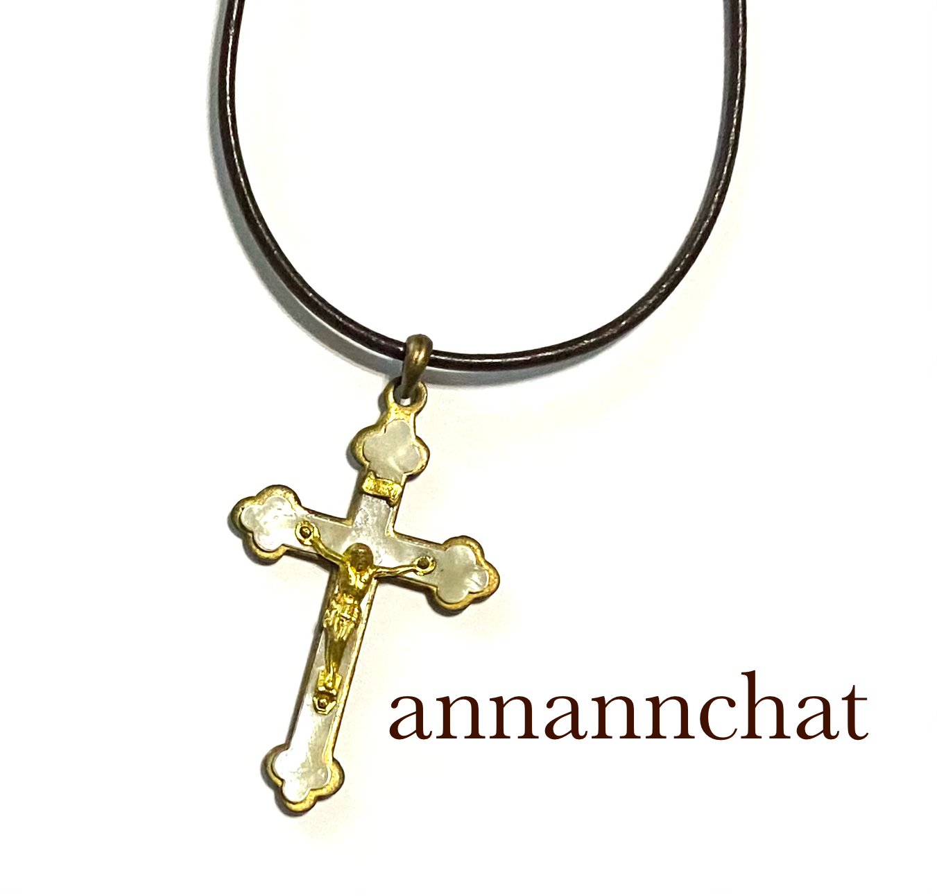 【ビンテージ　1930年代　十字架　本革　ネックレス 】マグネット留め　アンティックゴールド