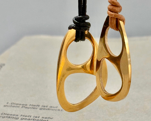 美品　LEMAIRE レザー ボトルホルダー ネックレス 楽天市場】【中古】LEMAIRE 「Molded Key Holder」 レザー