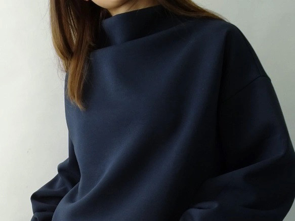 ダブルエアーモックネックプルオーバー〈チャコール〉 2枚目の画像