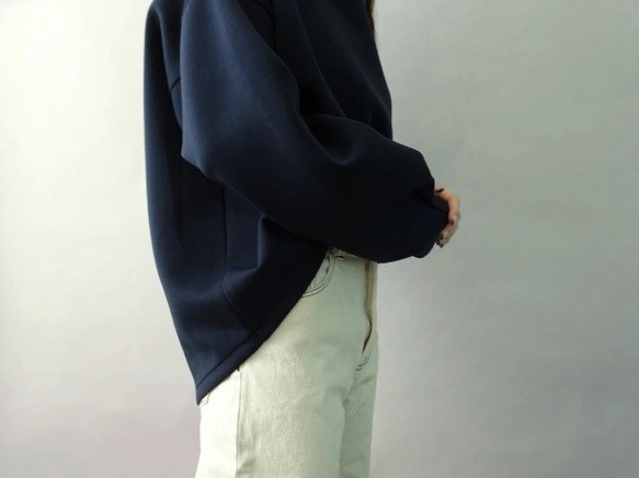 ダブルエアーモックネックプルオーバー〈チャコール〉 7枚目の画像