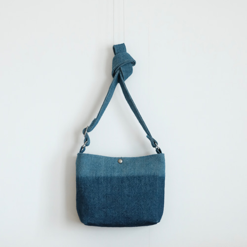 藍染のショルダーバッグ〈 夜 〉 ショルダーバッグ とてちて 通販