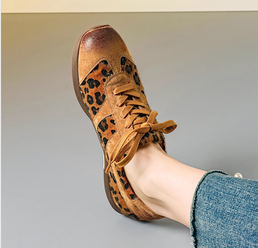 蒸れない、滑らない、軽い、高クッション性能。レディース スニーカー。クッションインソール レースアップ 緑 3色 洗える 6,699円