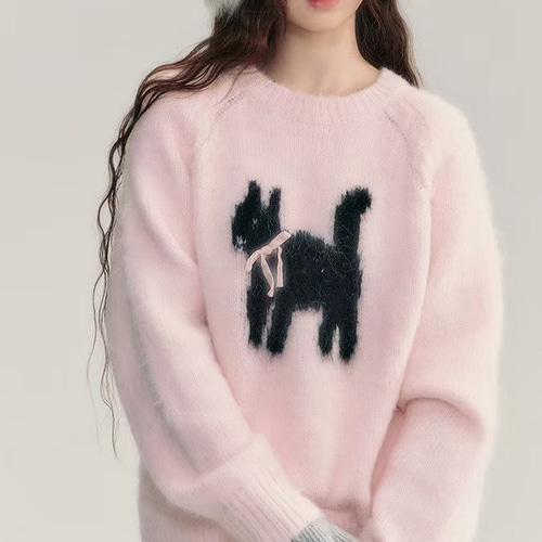 ピンク ニット 黒猫デザイン」「ガーリー ニット 冬」「猫柄 セーター