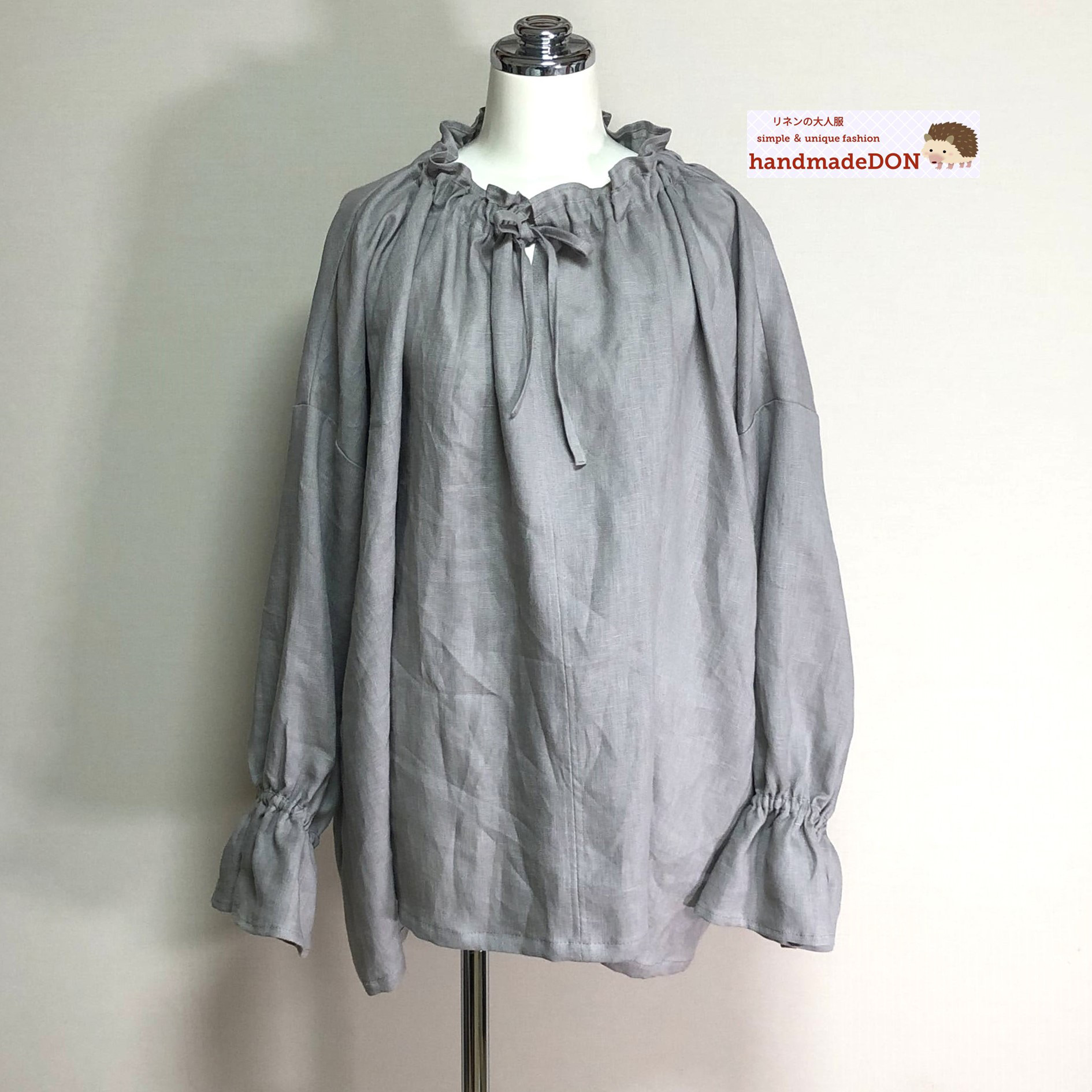 カラーリネン◆キーネックフリルブラウス◆グレージュ◆フリーサイズ（中厚、リネン100％）
