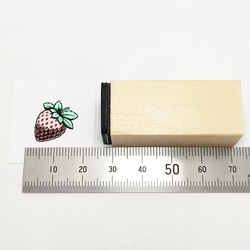 【いちご】浸透印 色指定可能 ハンドメイド キャップ付き スタンプ はんこ 野菜 フルーツ 果物 ストロベリー 2枚目の画像
