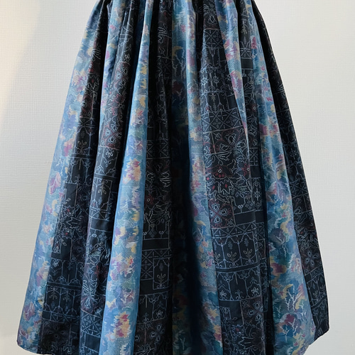 美品 ブルマリン Blumarine 花柄ギャザーフレアシルクスカート 美品 ブルマリン Blumarine 花柄ギャザーフレアシルクスカート