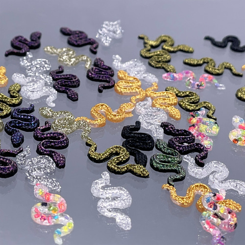 ネイルパーツ 蛇 17mm ミックス 200個 ラメ 水玉 混色 プラ製 ヘビ