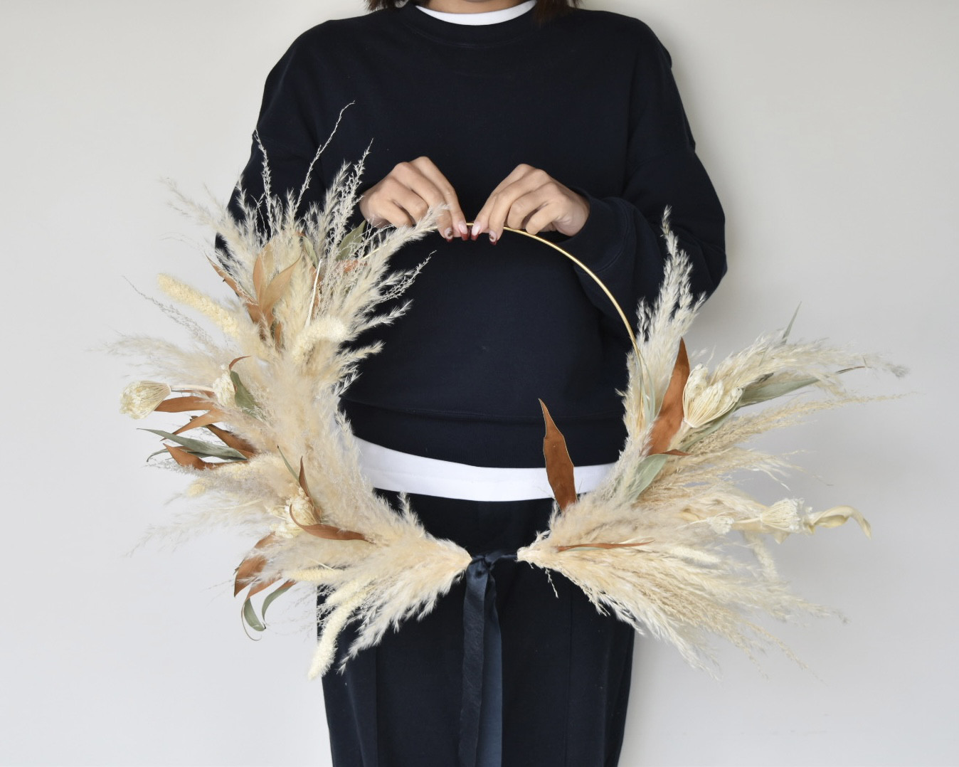 【ウェディングやお祝いにも】ゴールドリングリース グレビレアゴールド×パンパスMix /リングブーケ