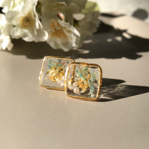 花びらスクエアピアス ハンドメイド レジン フラワー 普段使い