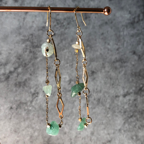 デザインチェーン ピアス ハンドメイド 天然石 さざれ石 プレゼント