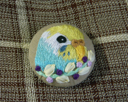 ❁hAnafany❁(専用) くるみボタン　鳥刺繍　ブローチ 刺繍 文鳥 ブローチ くるみボタン 鳥 | iichi 日々の暮らしを