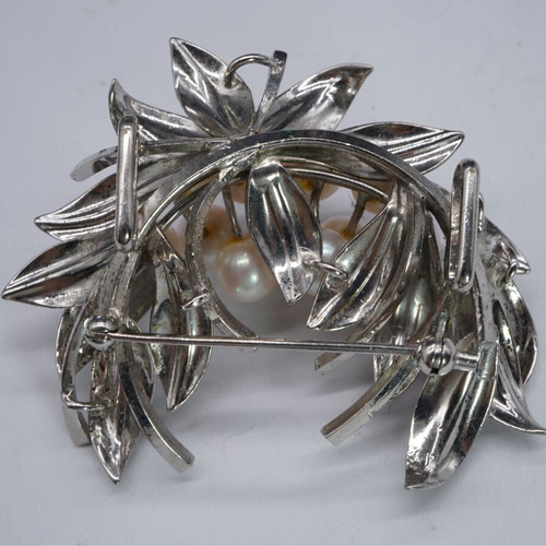大ぶり艶々アコヤ本真珠たっぷりブローチ、帯留め SILVER製