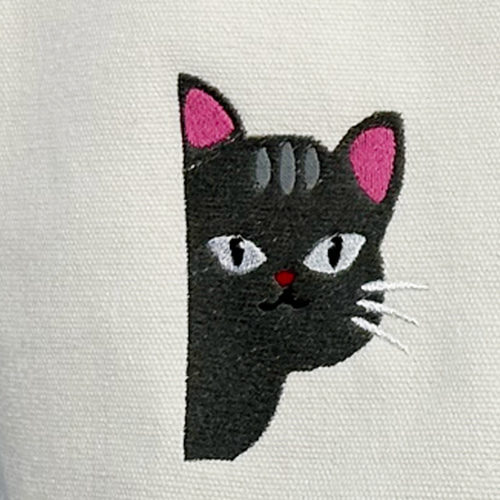 送料無料】A4サイズが入る！ 横からチラッと見る猫の刺繍 リサイクル