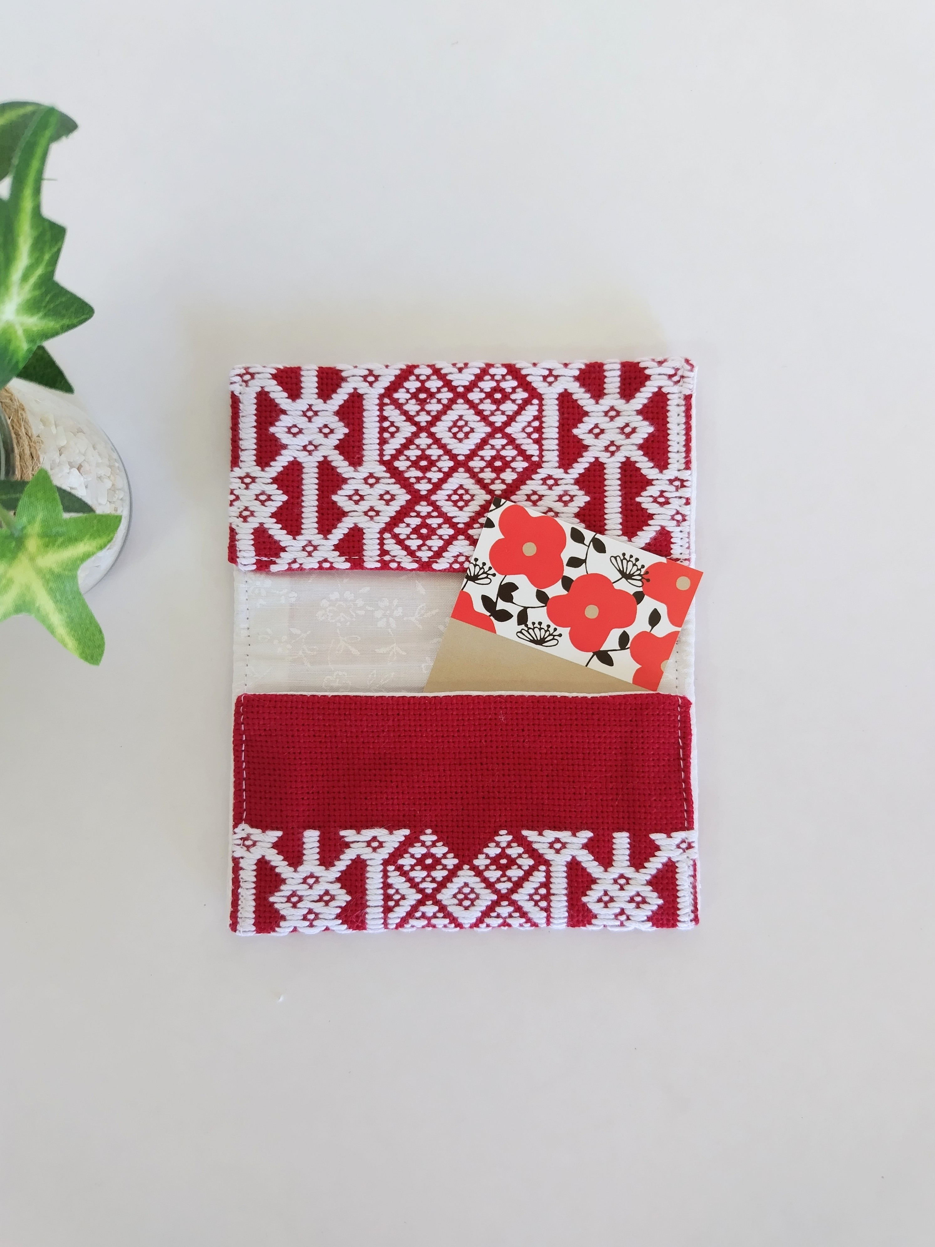 【受注制作】こぎん刺し　名刺入れ　名刺ケース　カードケース　贅沢な表側と内側の両面刺し　診察券入れ　エンジ色　赤