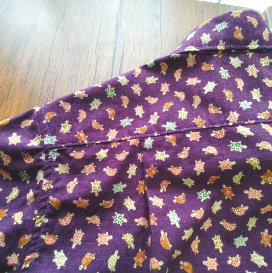 コガメさん シャツ　Мサイズ 【ワケあり品】