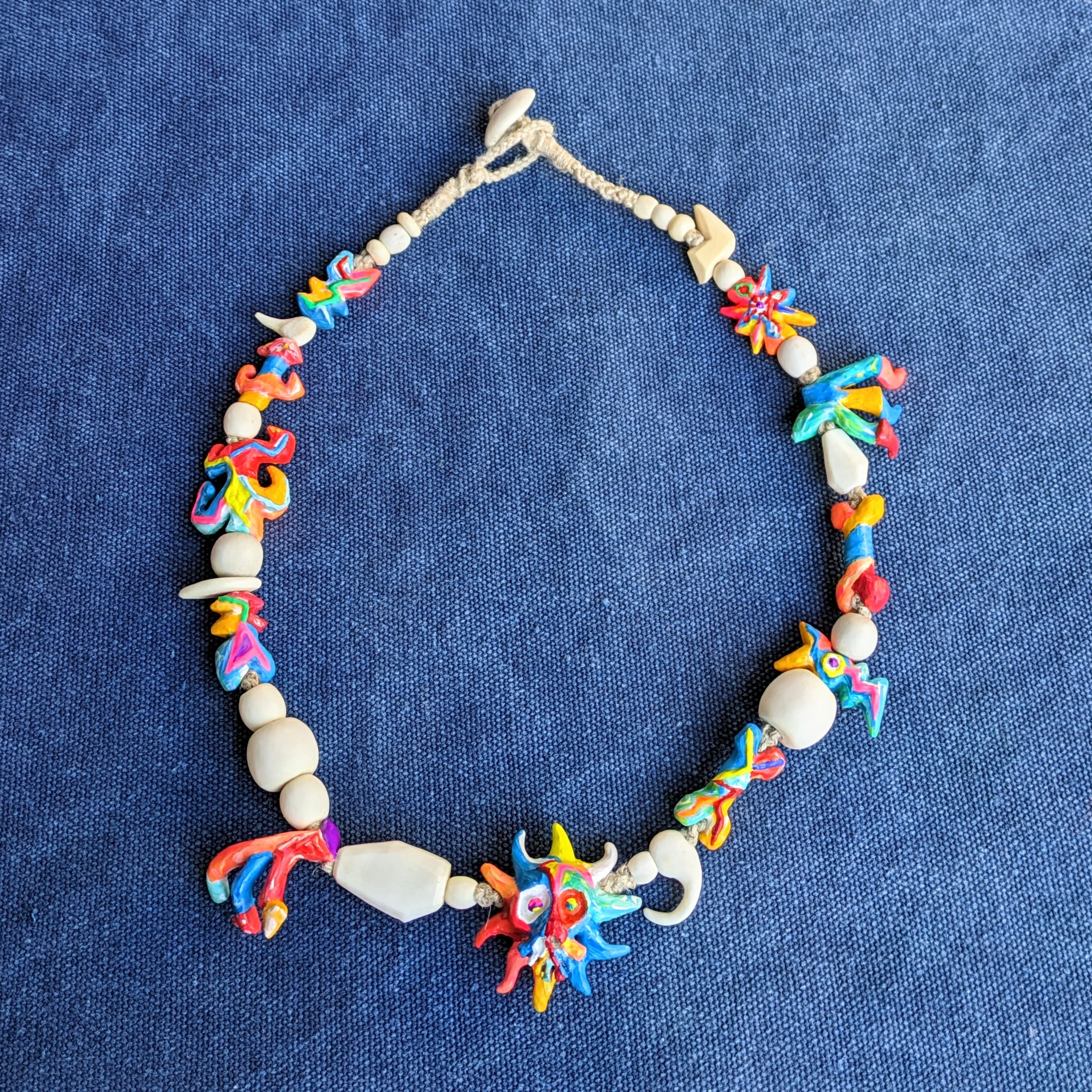 『　あさひのすかる　』　首飾り　蝦夷鹿角