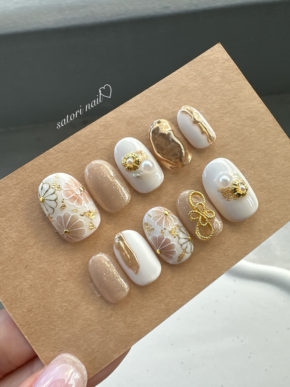 和柄ベージュ　ネイルチップ　成人式　卒業式　ブライダル 2枚目の画像