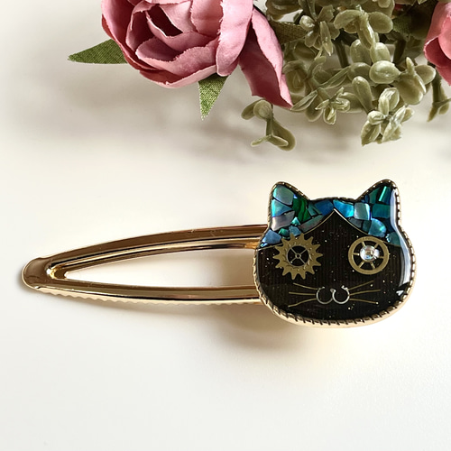 レジン 螺鈿と歯車のハチワレ猫 ヘアクリップ ブルー ヘアクリップ