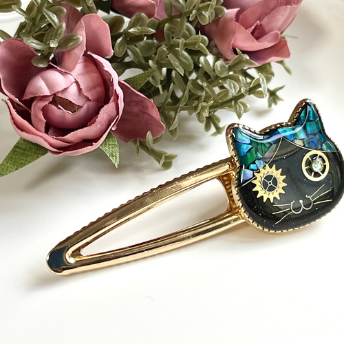 レジン　猫　ヘアクリップ　No.994 レジン 螺鈿と歯車のハチワレ猫 ヘアクリップ ブルー ヘアクリップ