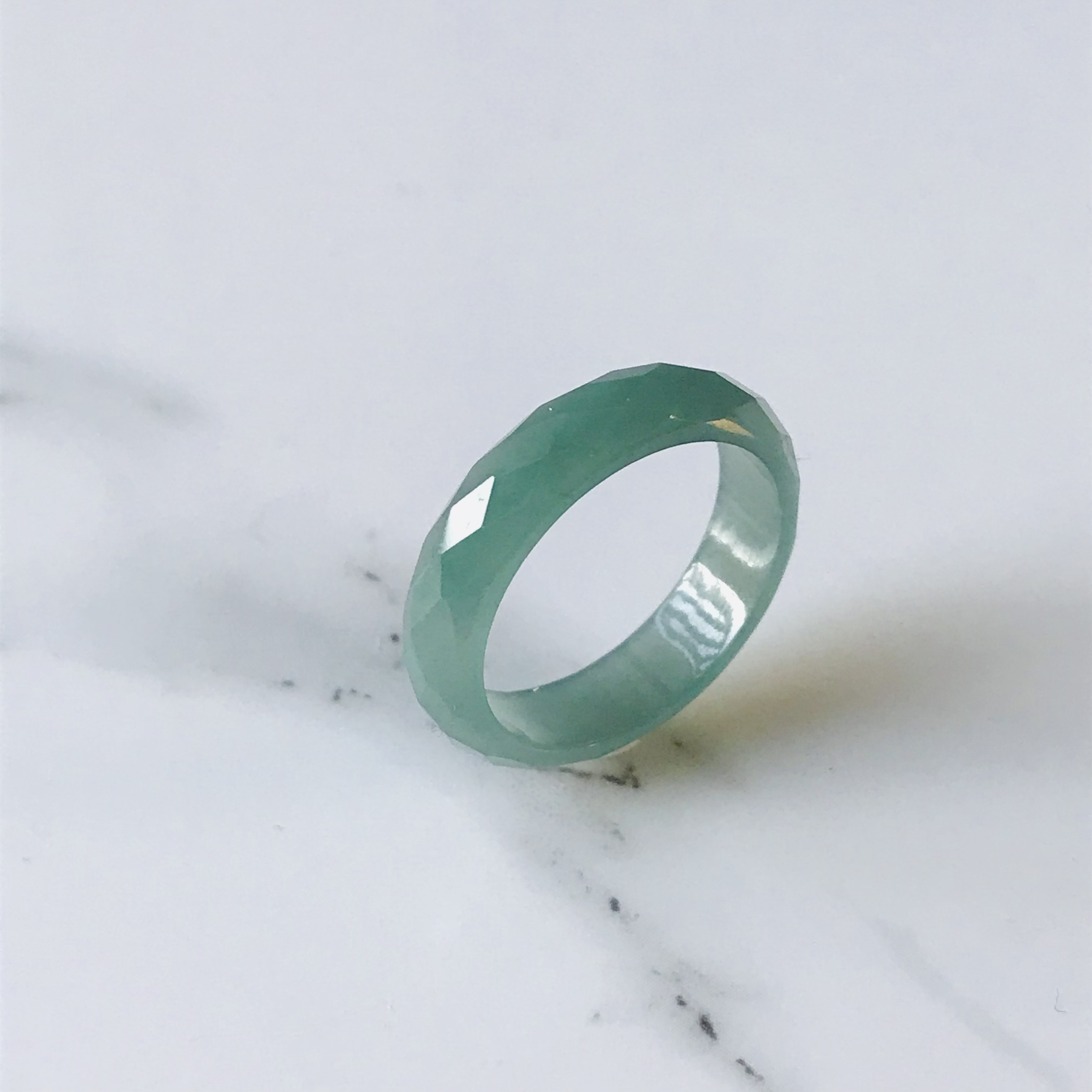 [R60-001］ ジェイド　JADE ヒスイ　本翡翠　くりぬき　リング　天然石　ファセット　グアテマラ産　13号　指輪