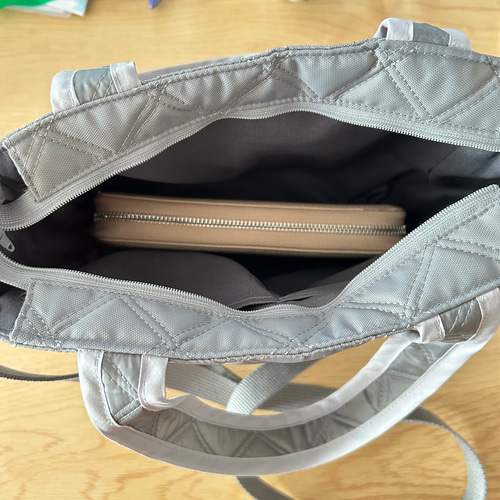 撥水加工キルトショルダーバッグ ダブルステッチ ナイロンオックス