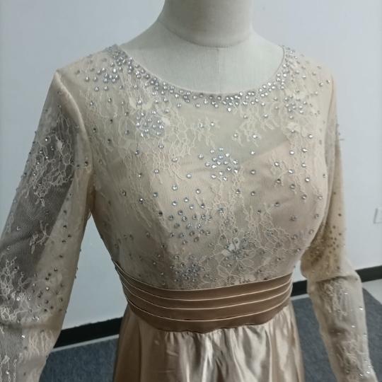 パーティードレス シャンパン色 キラキラのハンドビーディング 長袖 ファスナー 成熟した気質