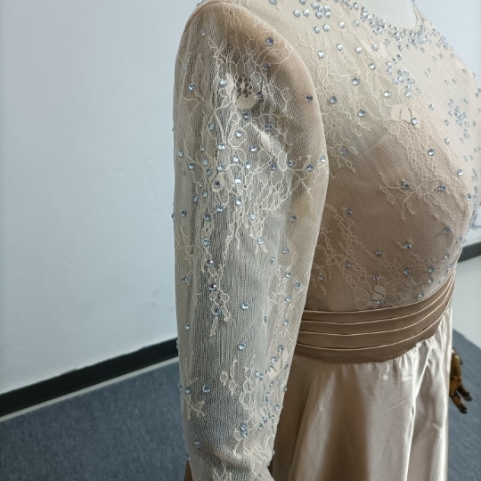 パーティードレス シャンパン色 キラキラのハンドビーディング 長袖 ファスナー 成熟した気質
