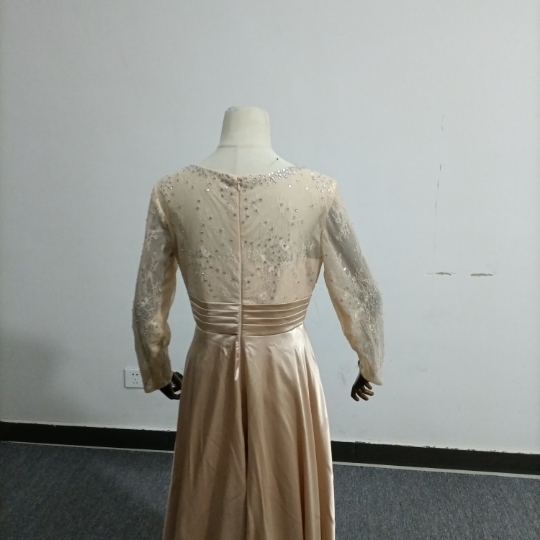 パーティードレス シャンパン色 キラキラのハンドビーディング 長袖 ファスナー 成熟した気質