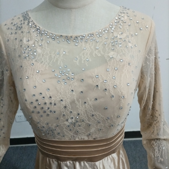 パーティードレス シャンパン色 キラキラのハンドビーディング 長袖 ファスナー 成熟した気質