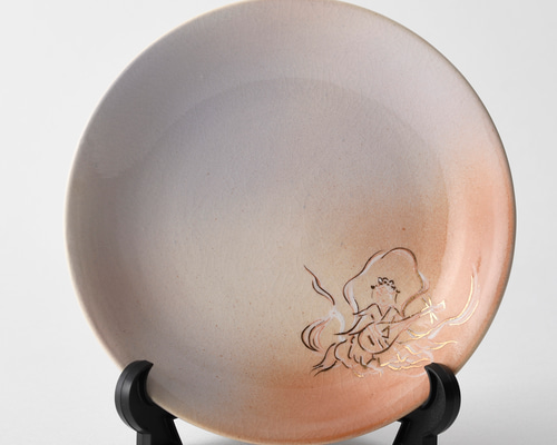 マイセン　2025 干支　プレート　巳年　ヘビ Amazon.co.jp: マイセン 2025 干支 イヤープレート ヘビ 巳