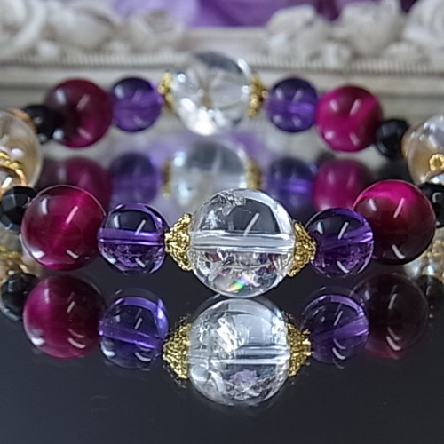 虹入り　アメジスト　ぶどう彫刻　縁結び　子孫商売繁盛　天然石水晶 天然石レッドタイガーアイ本水晶四神手彫りロンデル12mm数珠