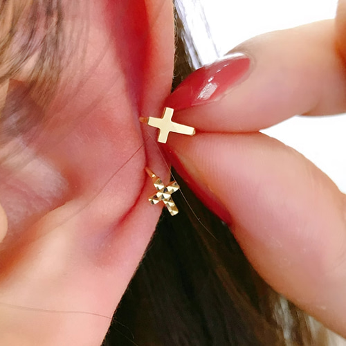 10K（片耳）K10YG中折れクロスフープピアス K10ゴールドイヤーカフ2
