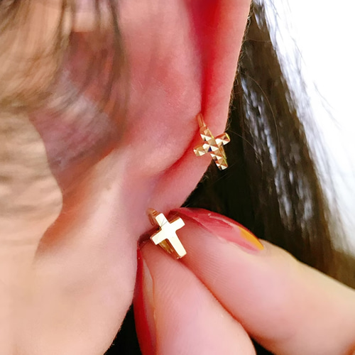 10K（片耳）K10YG中折れクロスフープピアス K10ゴールドイヤーカフ2