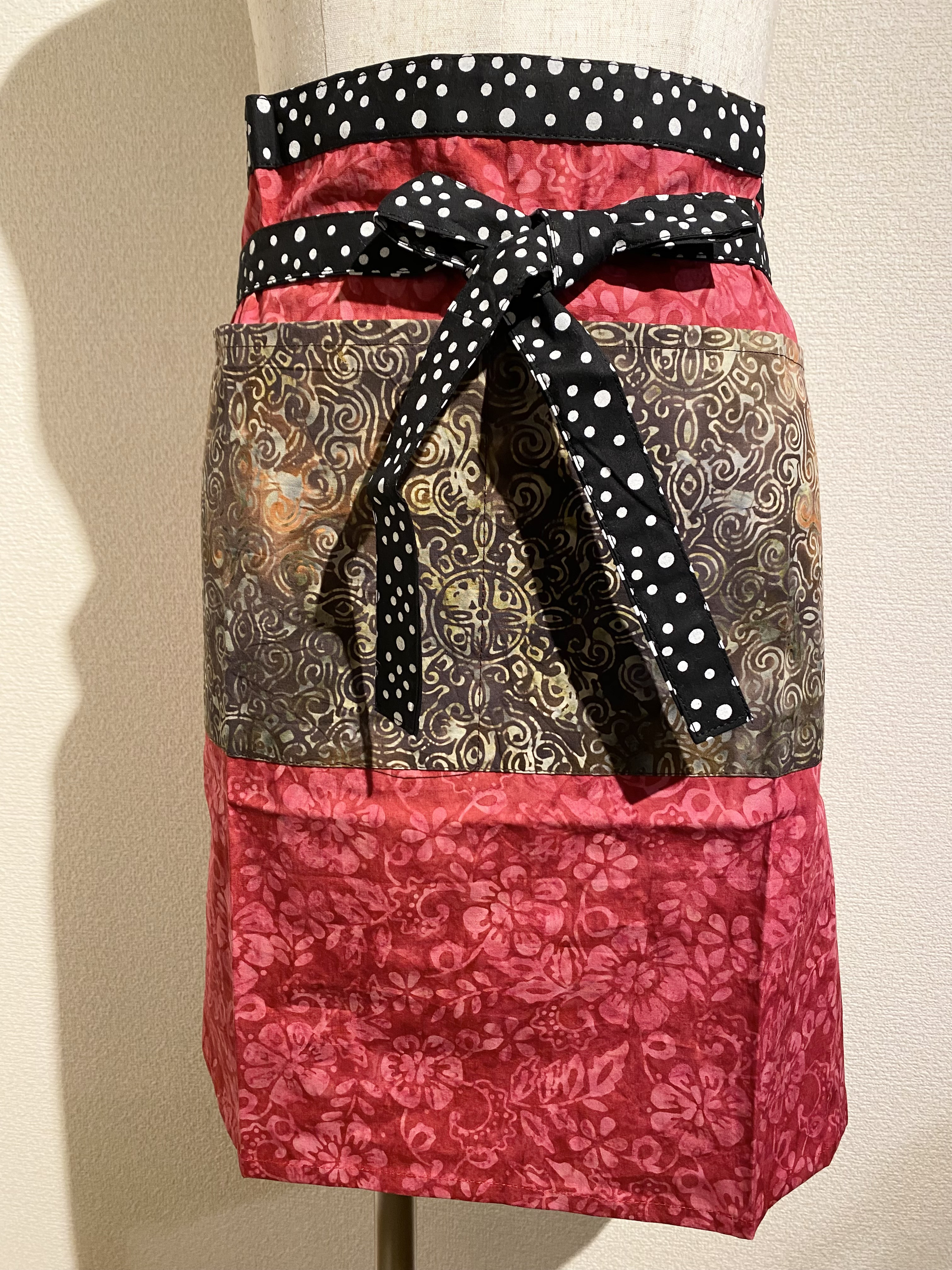 I BUMIオリジナル　バティックカフェエプロンa