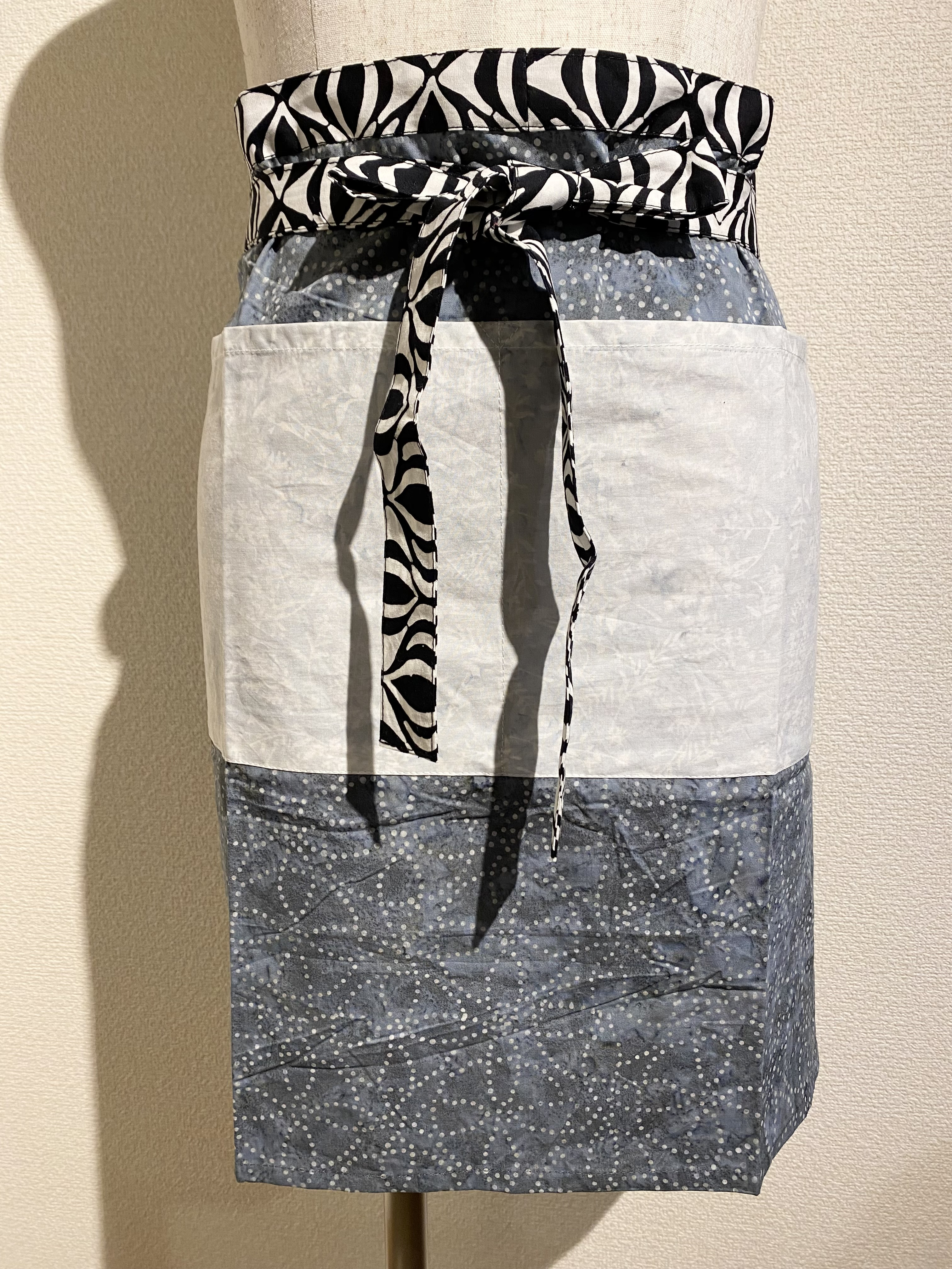 I BUMIオリジナル　バティックカフェエプロンf