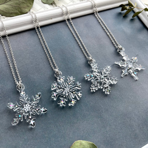 冬の煌めき スノーフレークネックレス 選べる4種 雪の結晶 ネックレス