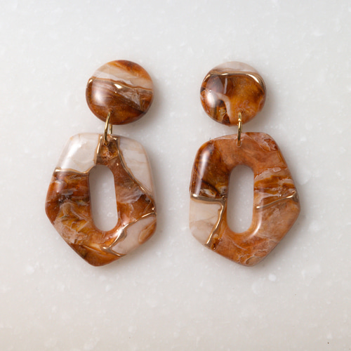 茶色と白のカフェオレカラーのピアス/イヤリング/一点もの/ポリマー