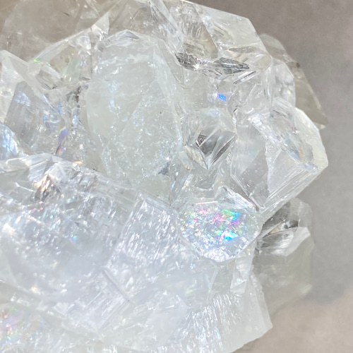 天使の水晶✨　レインボー　アポフィライト　ラフストーン　原石　クラスター 天使の水晶✨ レインボー アポフィライト ラフストーン 原石