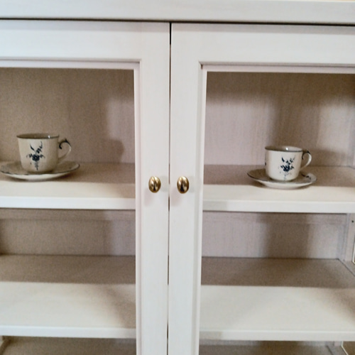 シンプルデザイン両開きキャビネット 食器棚 飾り棚 高さ80cm チェスト