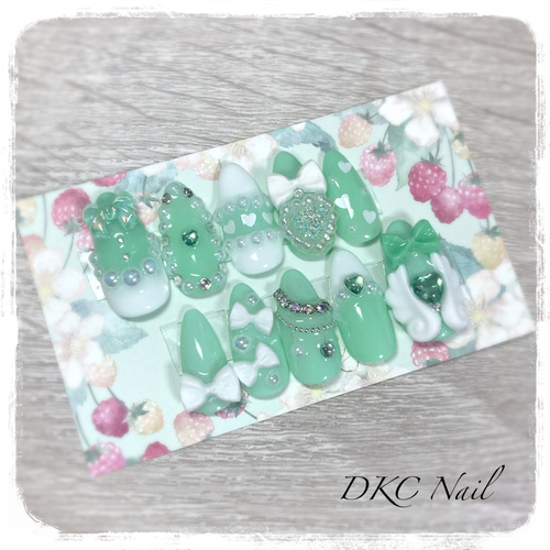 ネイルチップ グリーン 緑 地雷 サブカル 量産型 推しカラー ゆるかわ 推し活 現品♡推し活グリーン緑ネイルチップ付け爪サブカル地雷系量産型