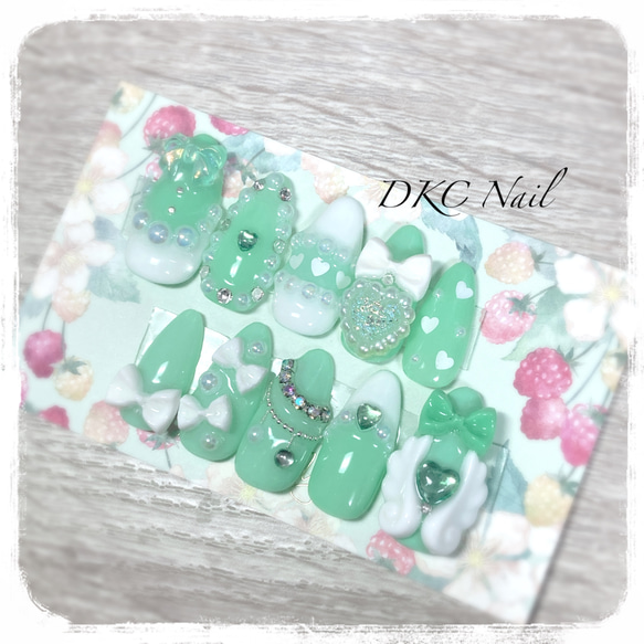 ネイルチップ グリーン 緑 地雷 サブカル 量産型 推しカラー ゆるかわ 推し活 現品♡推し活グリーン緑ネイルチップ付け爪サブカル地雷系量産型