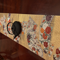 2839豪華刺繍の素敵な帯リメイク　タッセル付正絹テーブルランナー　お正月❗️ 2515豪華刺繍 お正月にピッタリな正絹テーブルランナー 帯
