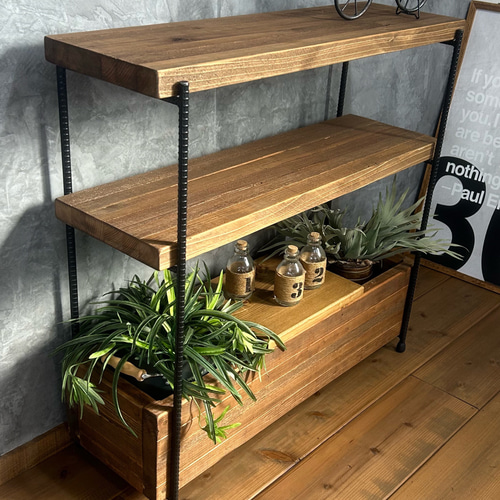 厚みのある無垢材を使用したプランターシェルフ❗️/ラック／棚