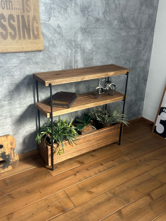 厚みのある無垢材を使用したプランターシェルフ❗️/ラック／棚