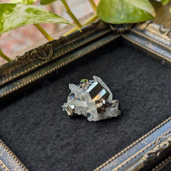 ☆パイライトwith水晶(パイライト＆水晶共生)☆ミニミニクラスター 125