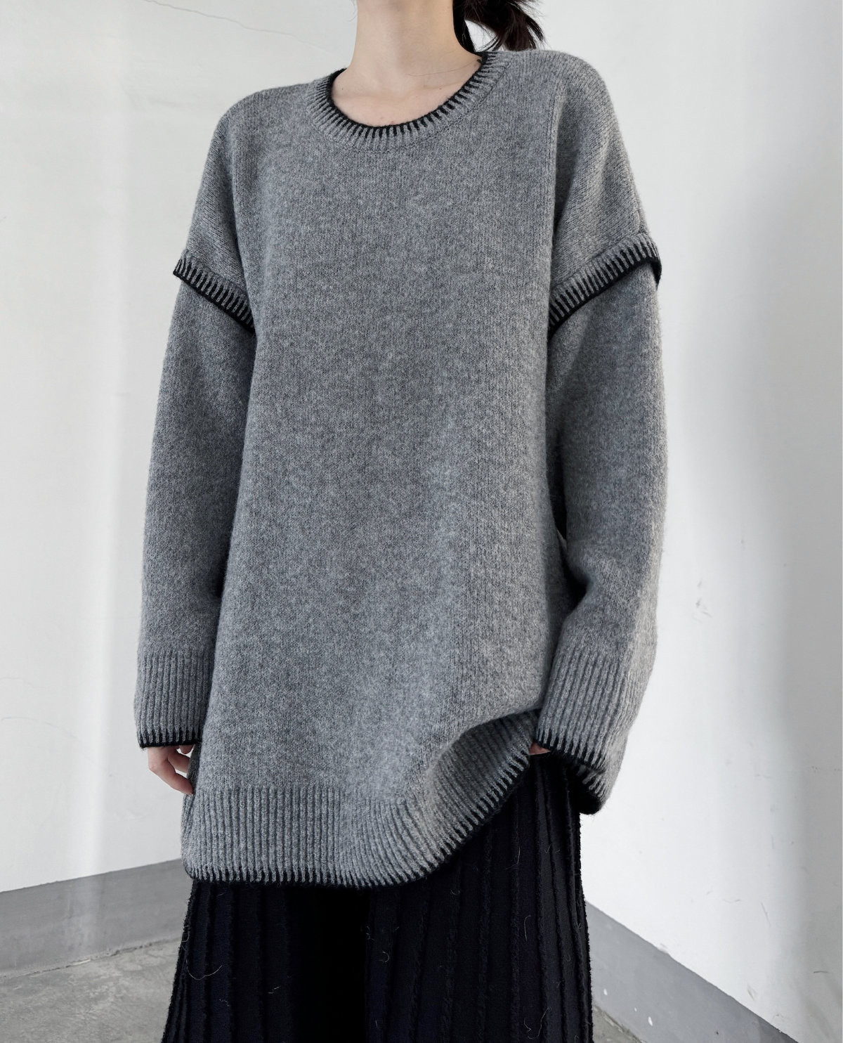 おしゃれ慣れして見えるフェイクレイヤード仕様♪アンサンブル風セーター