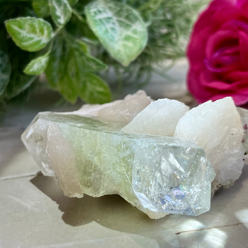天使の水晶✨ レインボー グリーンアポフィライト 原石 天使の水晶✨ レインボー グリーンアポフィライト 原石