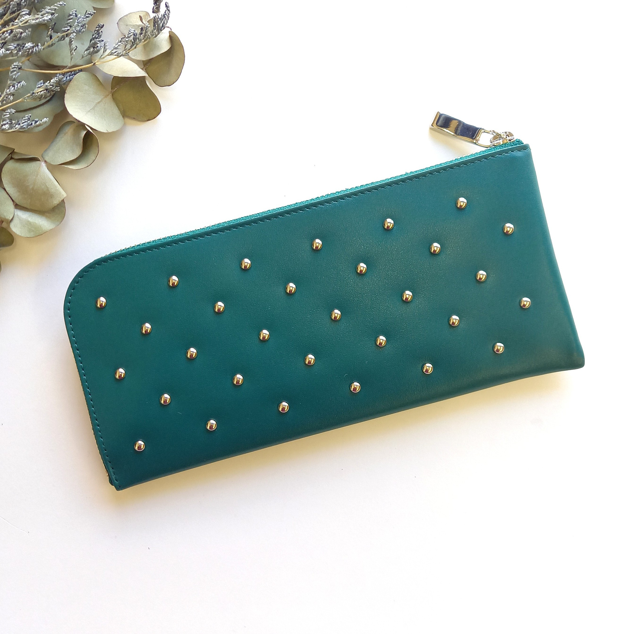 高級レザーおとなドットスタッズ（スプルースグリーン）スリムで軽く大容量な長財布◇14枚カードタイプ◇L字 皮革 送料無料